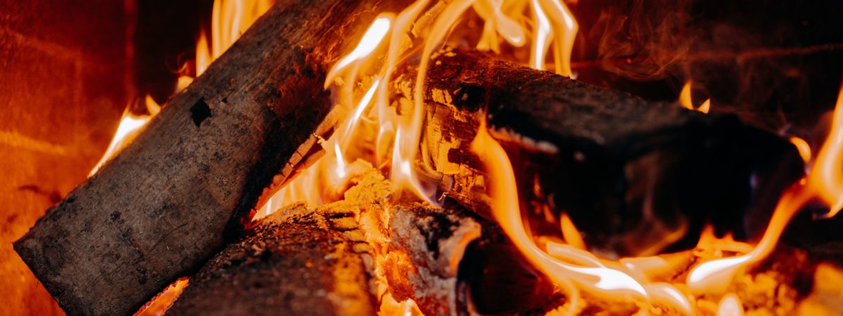 feuer-verbennt-und-erzeugt-wärme